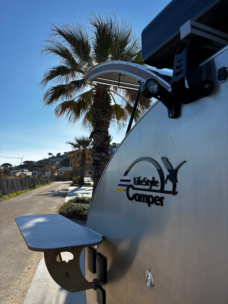 Mini-caravane Steeldrop au bord de mer