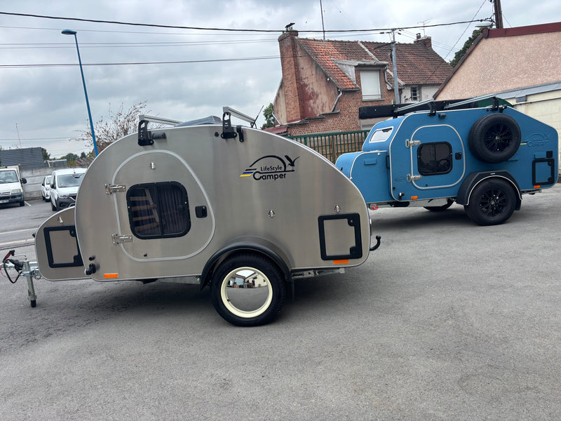 Mini-caravanes Steeldrop et X-Line côte à côte