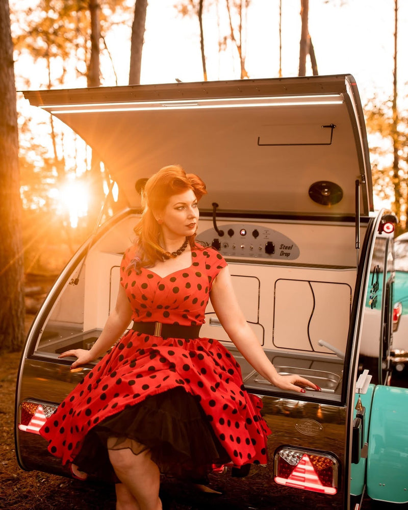 Mini-caravane Steeldrop au look rétro élégant